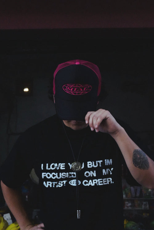 GORRA BOX LOGO NEGRO CON ROSA